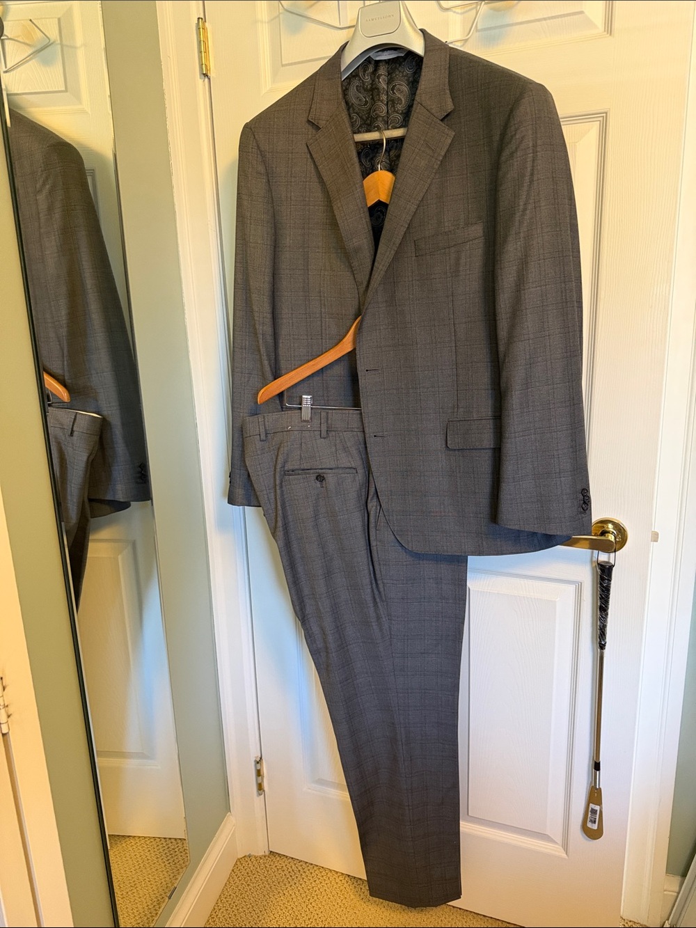 Never worn Harry Rosen Samuelsohn grey check suit